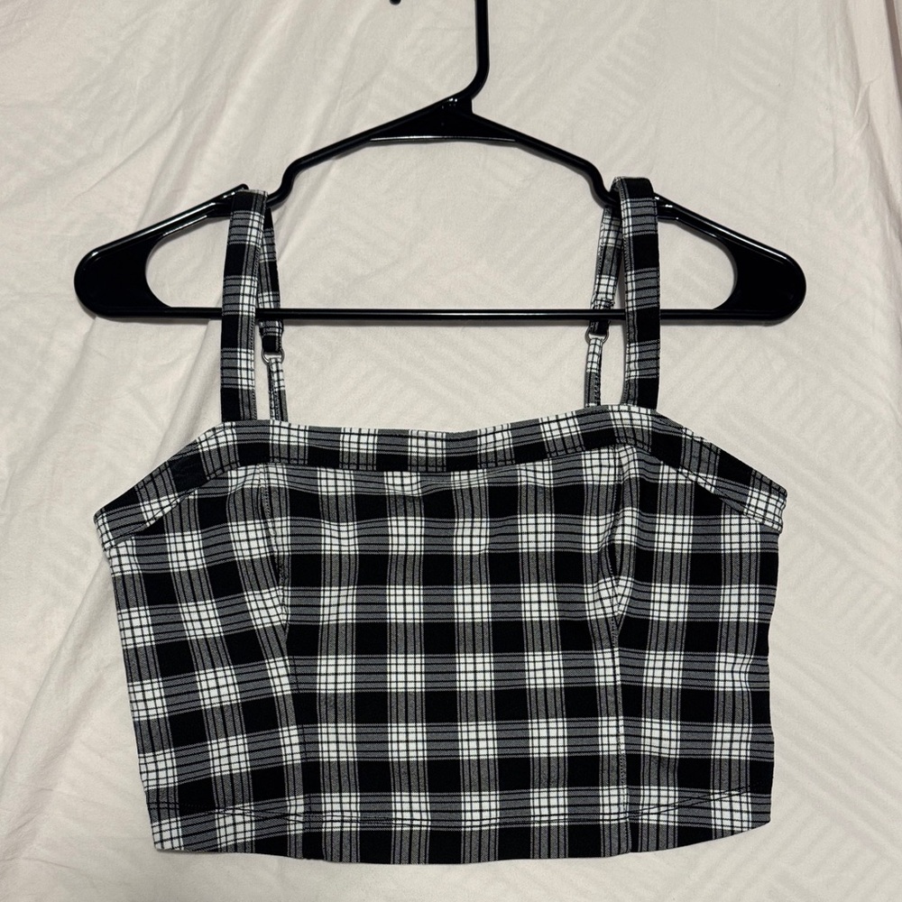 Like New Hollister Black & White Plaid Cropped Tank Top